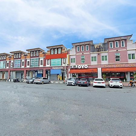 Oyo 582 Hotel Walk Inn Kampong Pasir Puteh  Экстерьер фото
