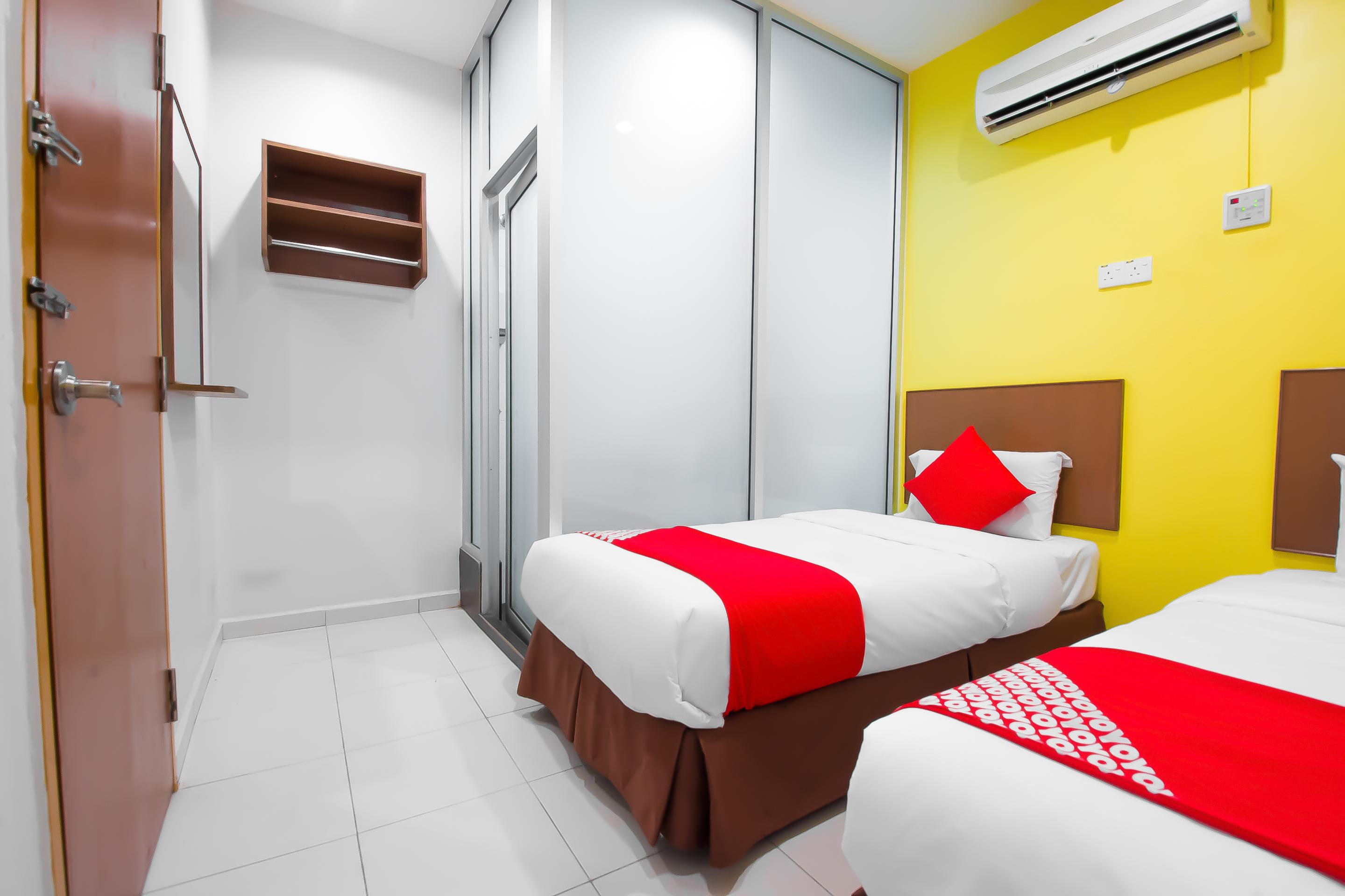 Oyo 582 Hotel Walk Inn Kampong Pasir Puteh  Экстерьер фото