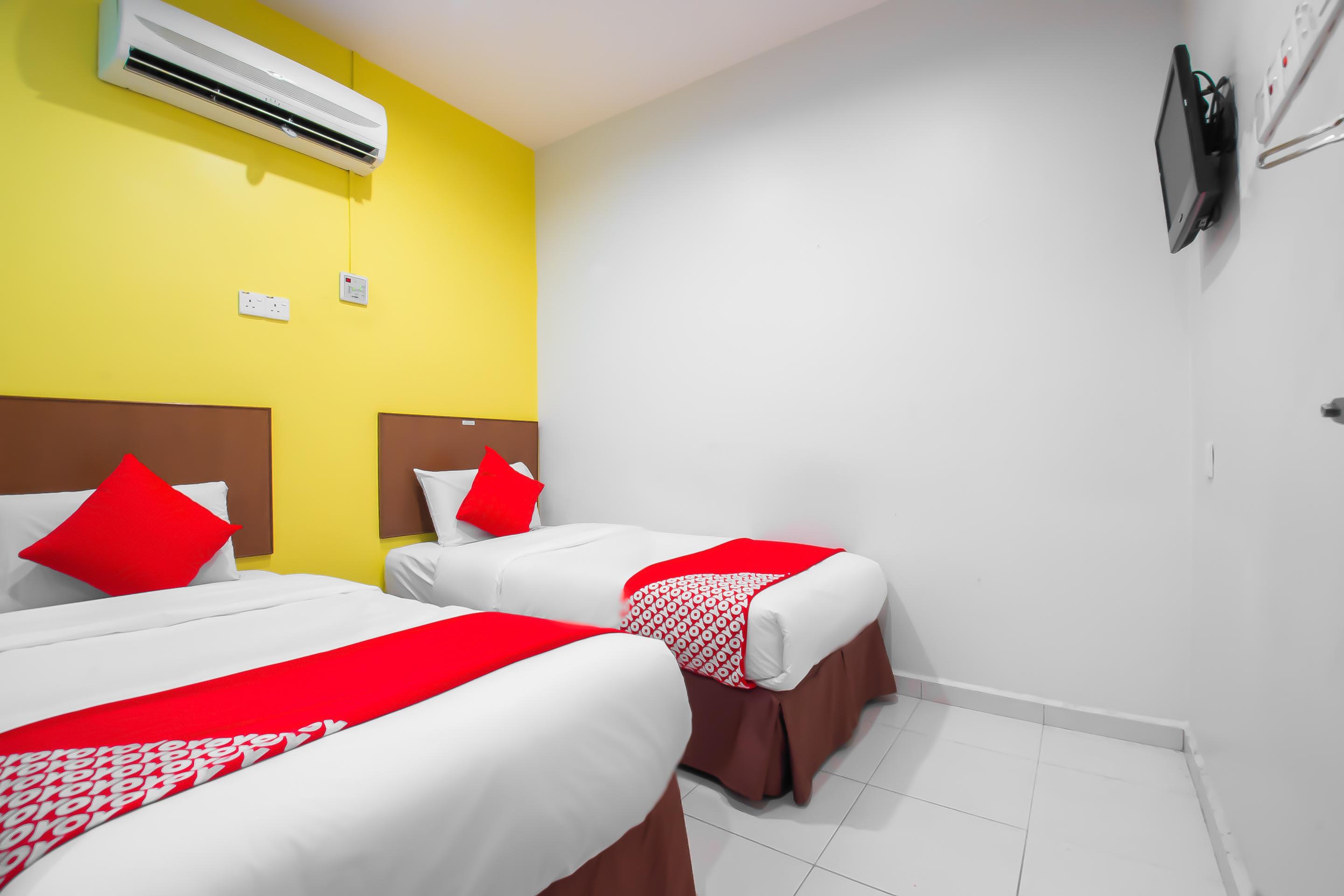 Oyo 582 Hotel Walk Inn Kampong Pasir Puteh  Экстерьер фото