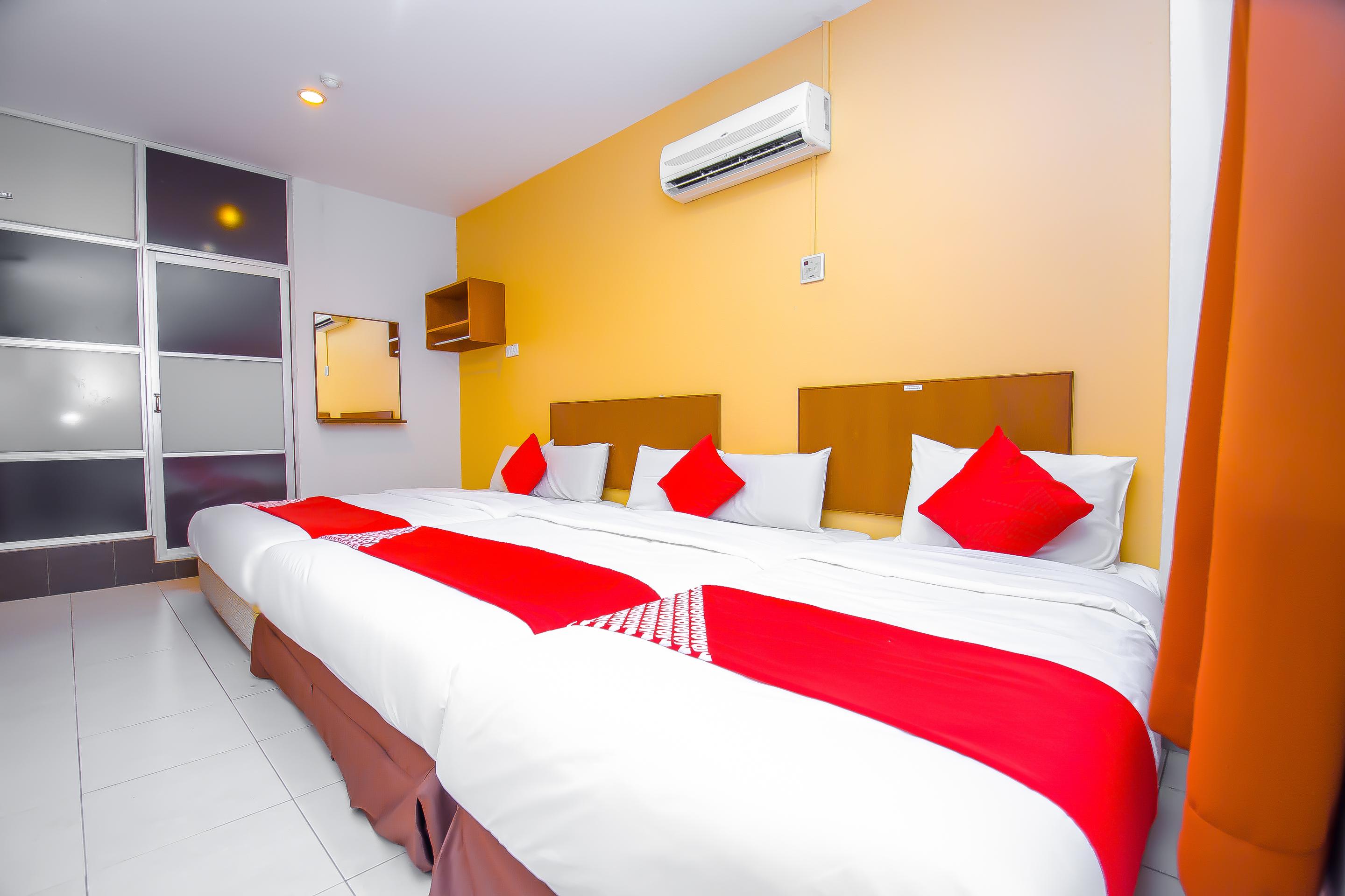Oyo 582 Hotel Walk Inn Kampong Pasir Puteh  Экстерьер фото