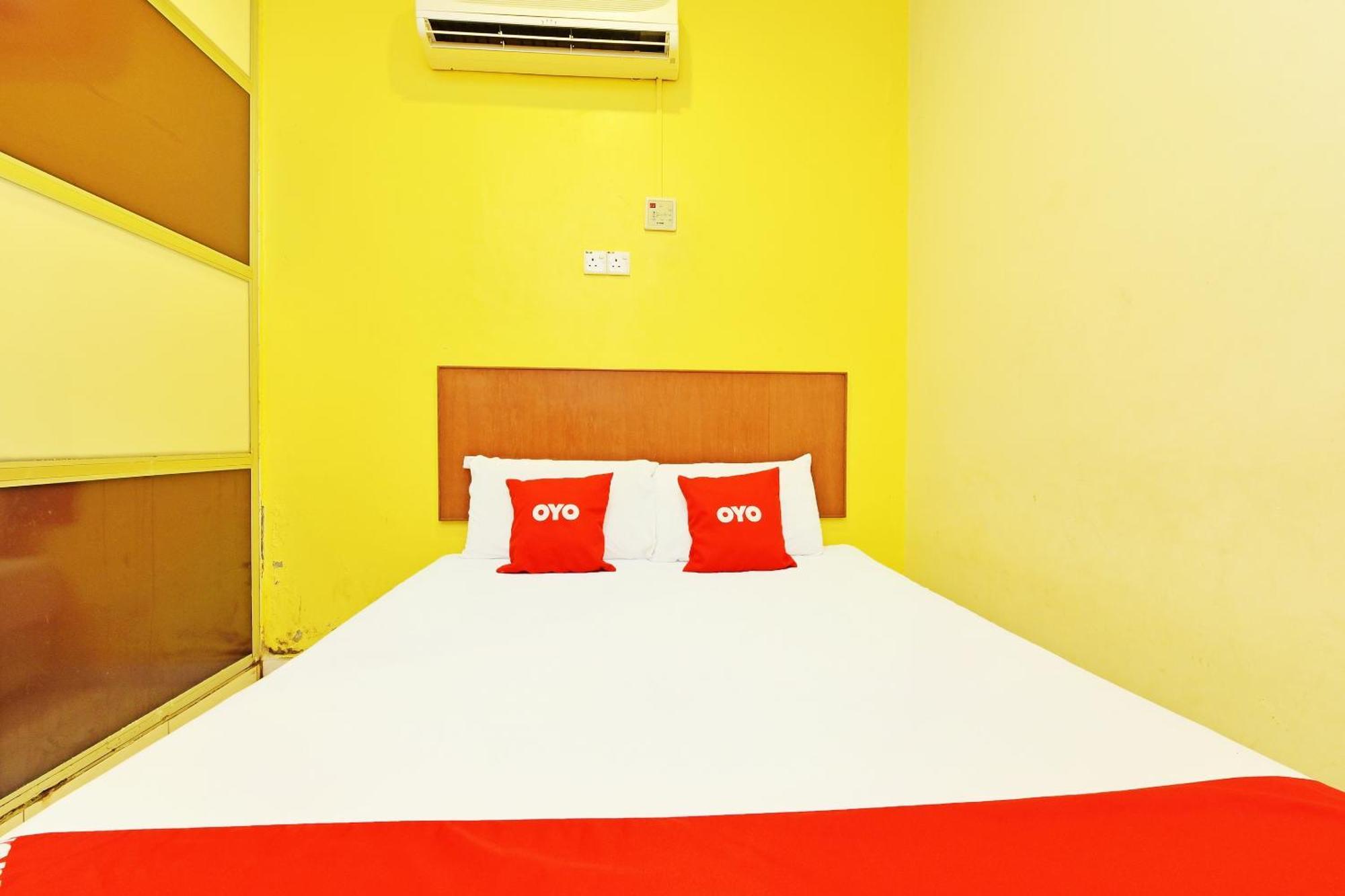 Oyo 582 Hotel Walk Inn Kampong Pasir Puteh  Экстерьер фото