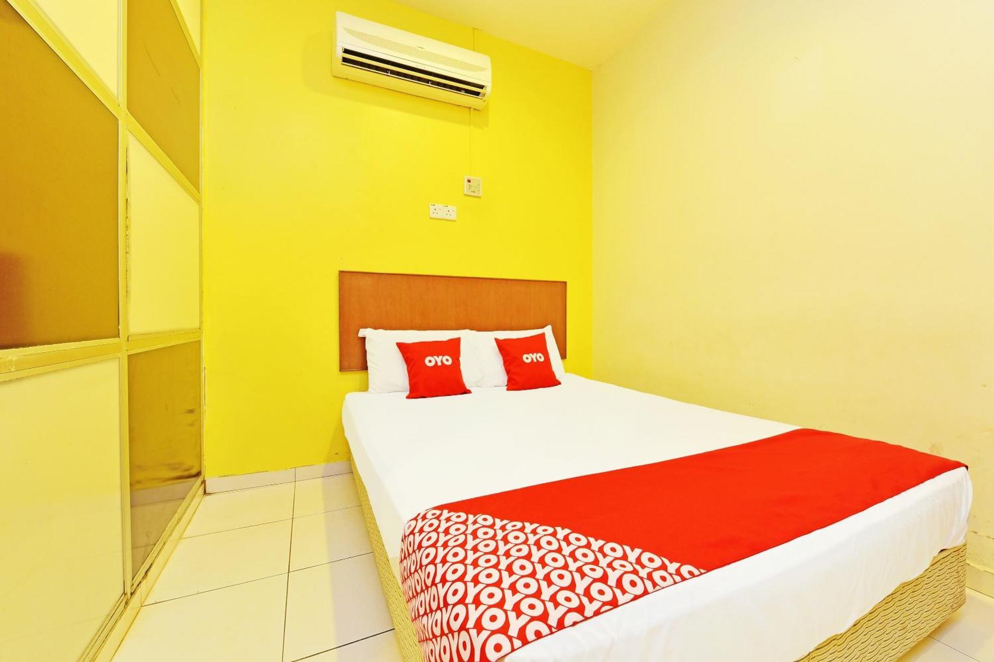 Oyo 582 Hotel Walk Inn Kampong Pasir Puteh  Экстерьер фото