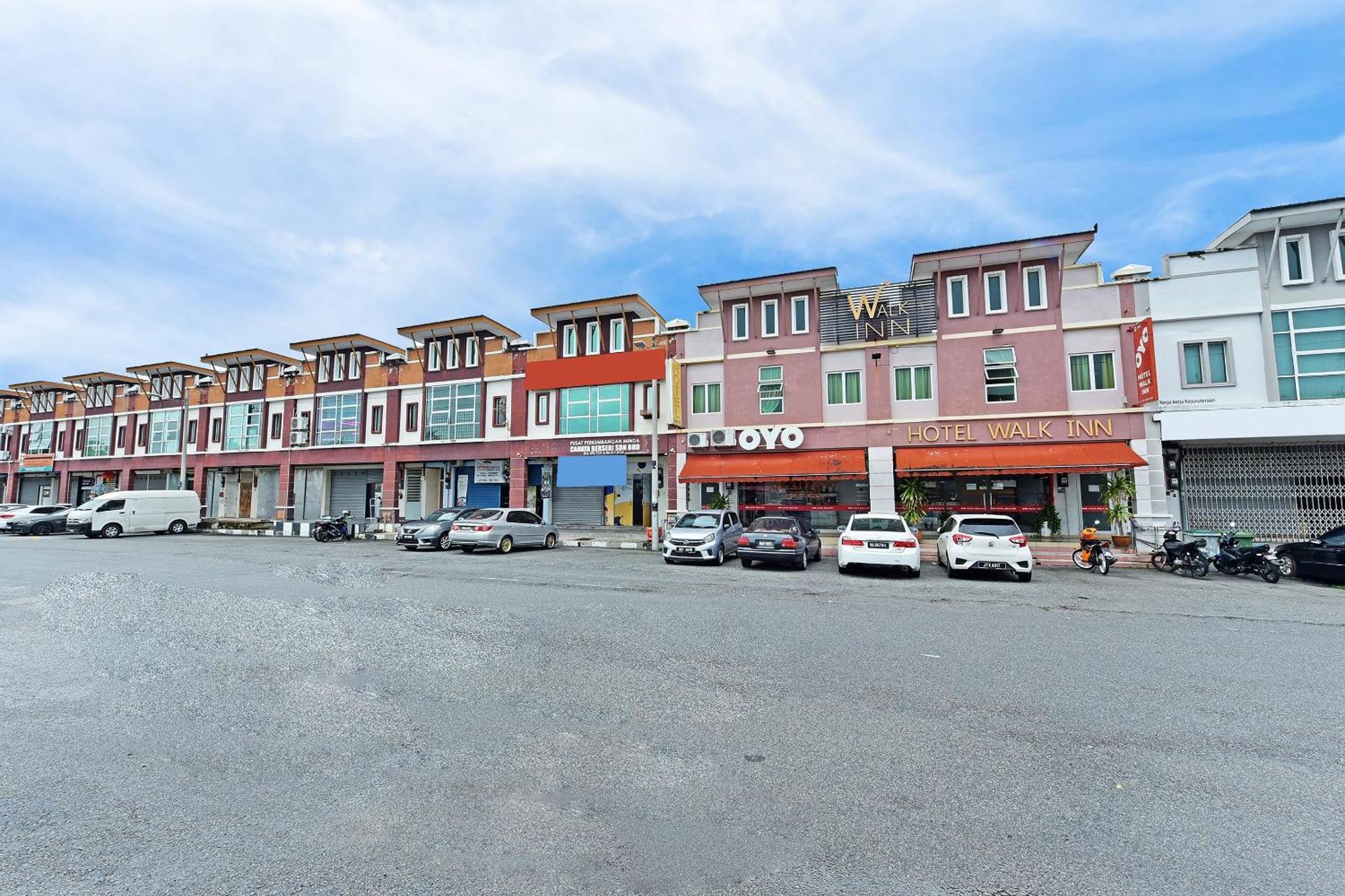 Oyo 582 Hotel Walk Inn Kampong Pasir Puteh  Экстерьер фото