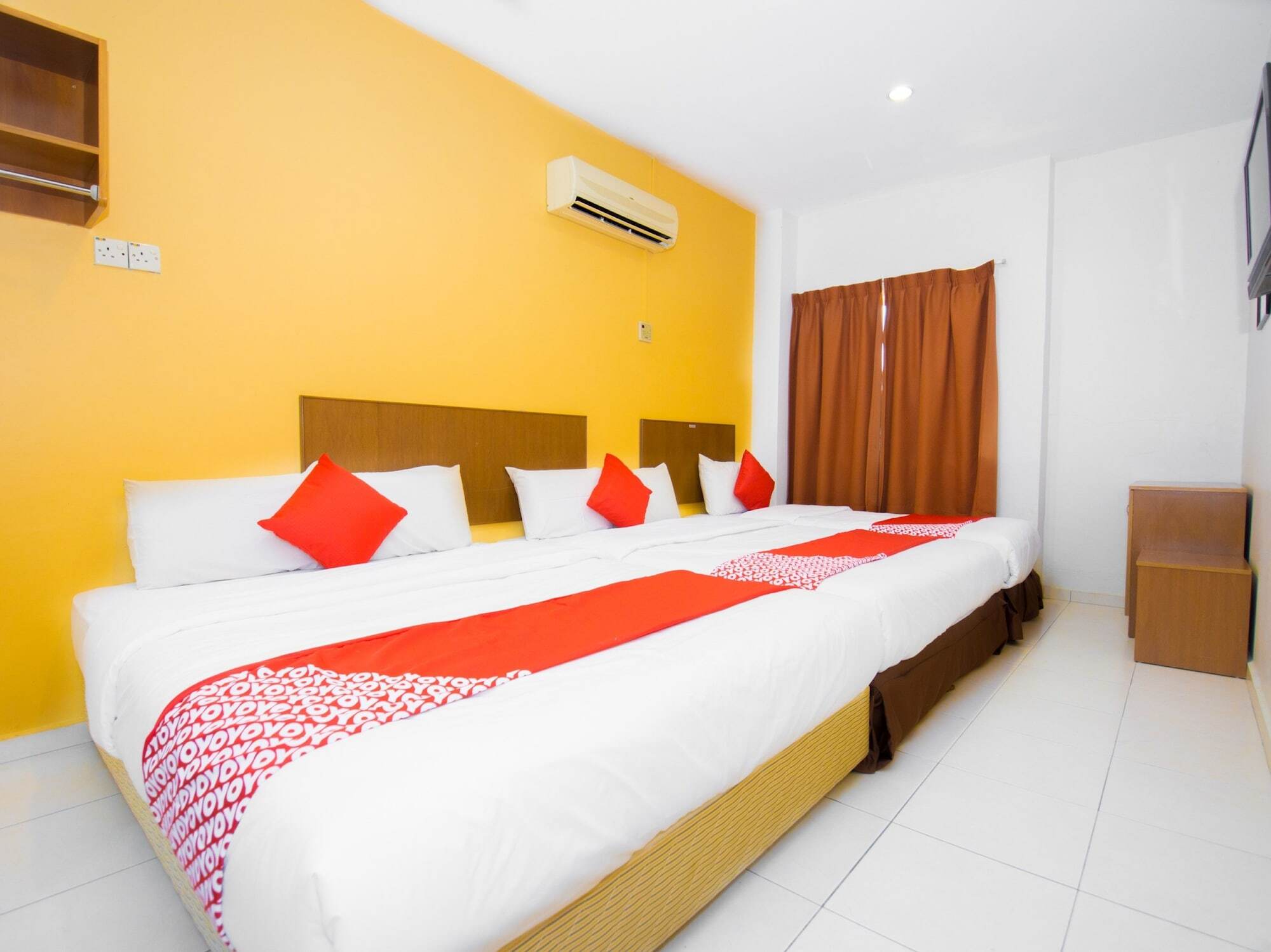 Oyo 582 Hotel Walk Inn Kampong Pasir Puteh  Экстерьер фото
